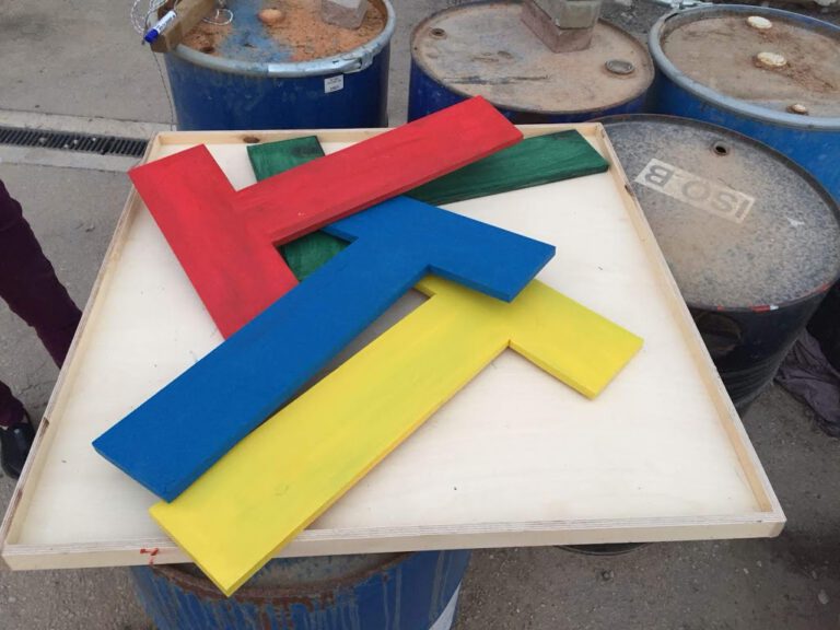 ארבע T חידת אריזה
